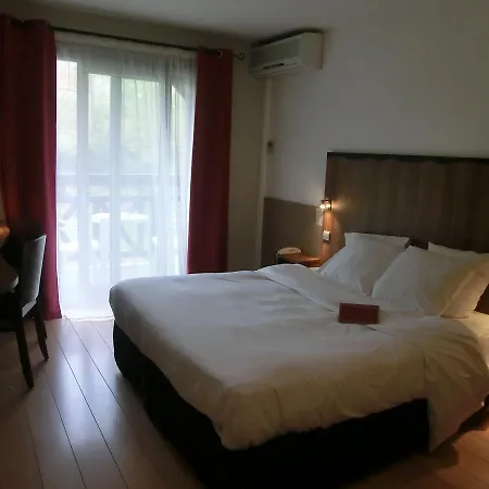 Logis La Truite Dorée Hotel