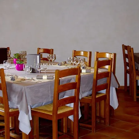 Hotel Logis La Truite Dorée 3*