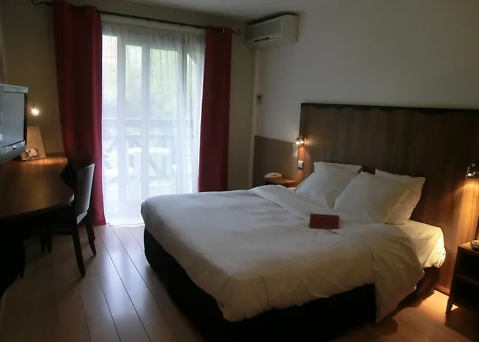 Logis La Truite Dorée Hotel