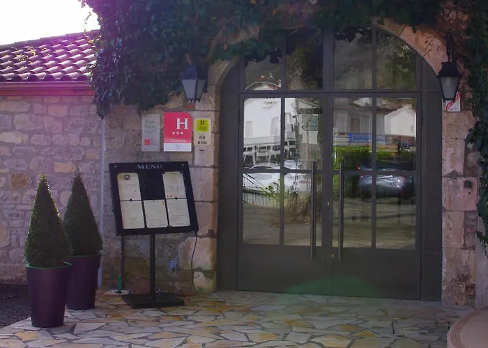 Hotel Logis La Truite Dorée 3*